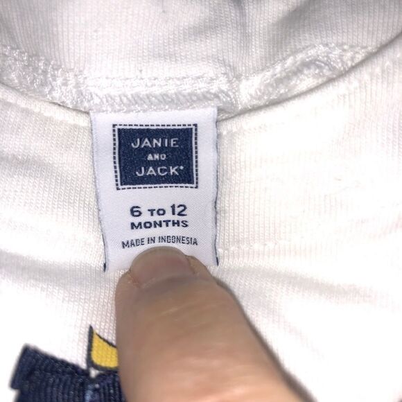 Bundle of 4 Item Girls Toddler, Shoes, Top, Jeans - Picture 10 of 12